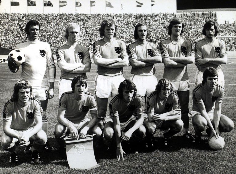 Sterrenelftal WK 1974 raakt met overlijden Johan Neeskens weer een speler kwijt: 'Héél spijtig'