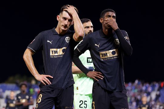 Valencia-fans aan de andere kant van de wereld opgepakt voor protest tegen eigenaar: 'Laat zien dat hij een dictator is'