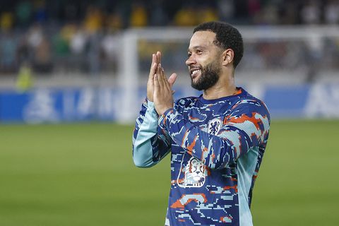 Vliegtuig in, vliegtuig uit: Memphis Depay voor Oranje van hot naar her