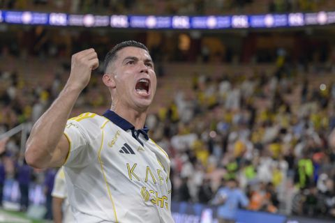 Steenrijke Cristiano Ronaldo ziet vermogen door het dak gaan en schaart zich in select groepje