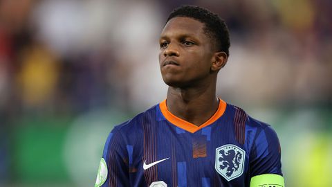 Denzel Dumfries 'moet zich zorgen gaan maken' bij Oranje: 'Ik wil dat overnemen en beter doen'