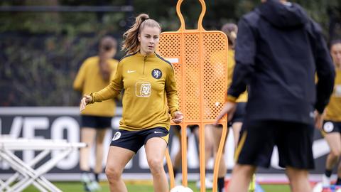 Hartverscheurend verhaal van Oranje Leeuwin (27) over overleden moeder: 'Ik kan nooit meer zo gelukkig zijn'