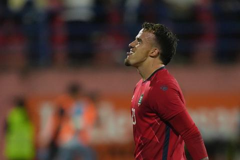 Keeper Etienne Vaessen komt met pittig statement na heftig duel Suriname: 'Volgens mij is dat heel menselijk'