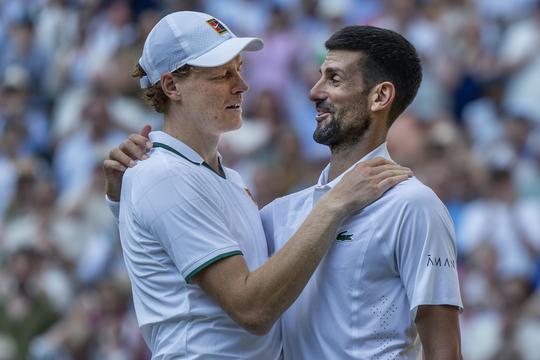 Novak Djokovic leeft mee met Jannik Sinner na vervelend nieuws: 'Ik begrijp hoe moeilijk dat is'