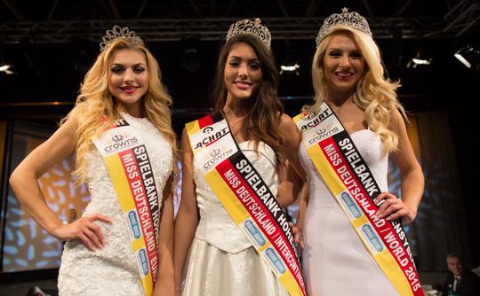 Miss Duitsland (33) reageert op debuut in profsport: 'Wil laten zien dat je zo ook vrouwelijk kunt zijn'