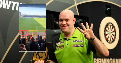 Dubbelganger Michael van Gerwen zorgt voor hilarische beelden in Engels voetbal