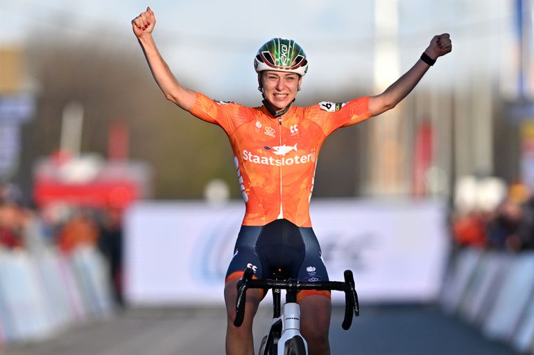 Nederlands podium en verrassende winnares op EK veldrijden: 'Het klinkt onwerkelijk'