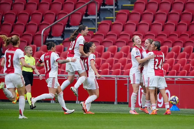 Topvoetbalster Sherida Spitse is blij met grote blunder: 'Het is een beetje lelijk, maar wel lekker'