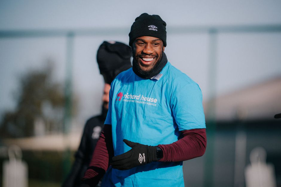 Steraanvaller West Ham United onder het mes geweest na crash met Ferrari: 'Onze gedachten zijn bij hem en zijn familie'