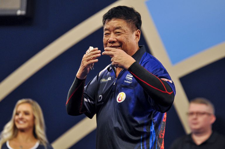 Oude rot Paul Lim (70) zorgt voor zinderende finale Lakeside, maar ziet verrassende Ier WDF WK winnen