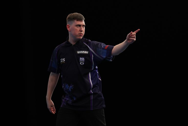 'Vergeten' dartssensatie (29) geeft droevige reden voor plotseling vertrek: 'Ik moest kiezen'