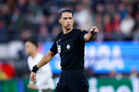 Dit is de scheidsrechter bij Ajax - Feyenoord