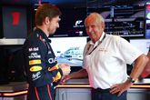 Helmut Marko in gesprek met Max Verstappen. ©Getty Images