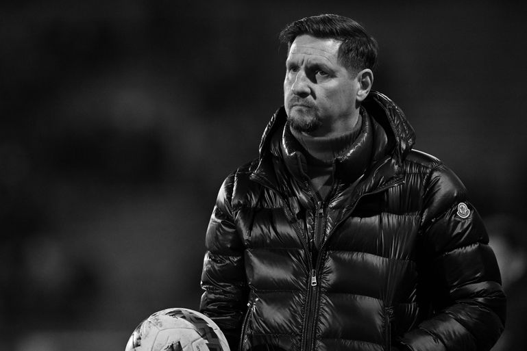 Heftig nieuws: ex-VVV Venlo-trainer en 34-voudig international (54) plotseling overleden