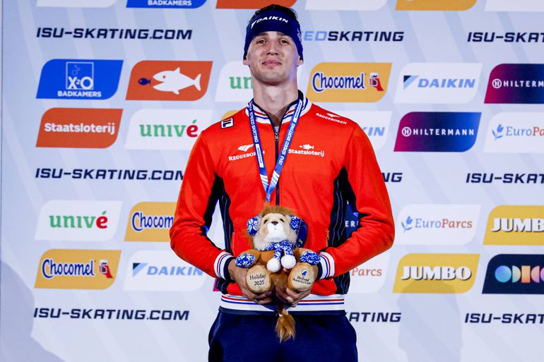 Topschaatser Jenning de Boo flapt er wat uit op Amerikaanse tv: 'Moet ik daar wat veren in steken?'