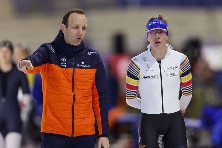 Enorme woede na 'belachelijk' besluit bij mass start in Thialf: 'Er is mij onrecht aangedaan, dit mag gewoon niet'