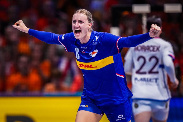 Oranje zorgt op WK handbal voor volksfeest met sensationele zege op regerend wereldkampioen