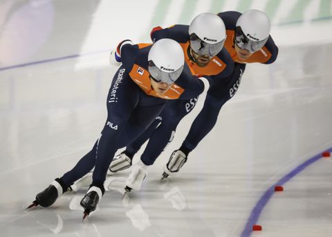 Veelbesproken ploegenachtervolging zorgt voor opvallend schaatsmoment: 'Proberen het juiste gevoel te krijgen'