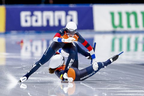 Nederland begint onthoofde EK afstanden dramatisch met valpartij op teamsprint