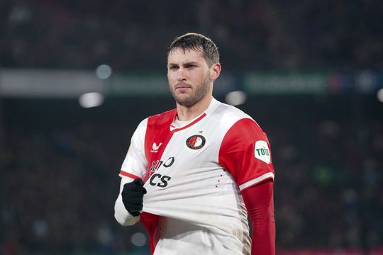 Valentijn Driessen ziet waarde Santiago Giménez hard dalen: 'Zou nog geen vijf miljoen voor hem geven'