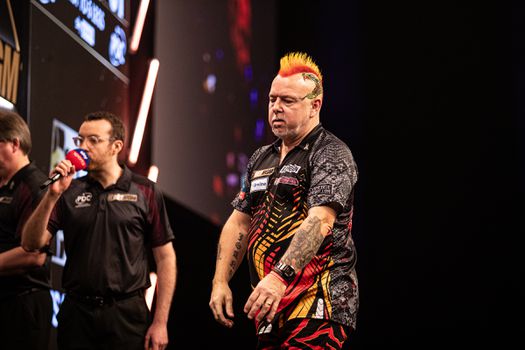 Peter Wright komt al na een avond terug op z'n belofte: 'Ik heb andere pijlen'