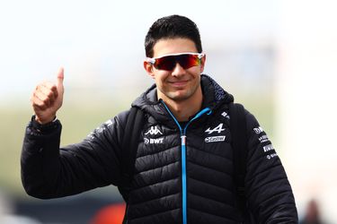 Gaat Esteban Ocon in 2025 naar Mercedes als vervanger van Lewis Hamilton? 'Ik heb nog een contract'