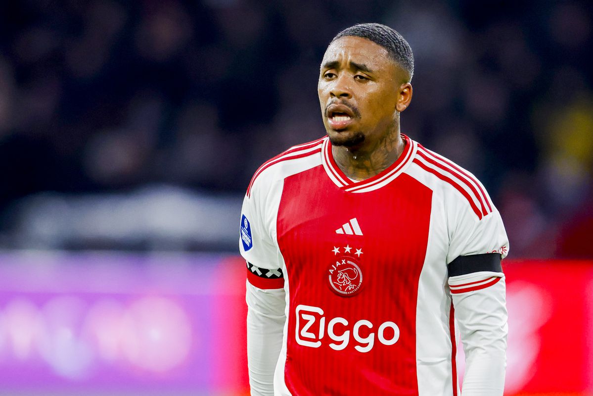 Ajax moet aanvoerder Steven Bergwijn een paar weken missen