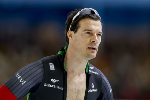 Gedupeerde schaatser vermorzelt concurrentie vlak voor NK, sprinttalent rijdt opmerkelijke afstand