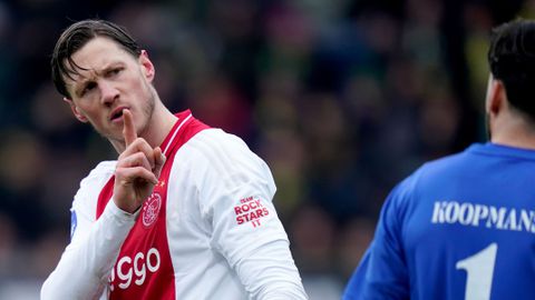 Ajax moet Wout Weghorst na heldenrol wekenlang missen in titelstrijd: 'Hij heeft best veel pijn'