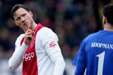 Ajax moet Wout Weghorst na heldenrol wekenlang missen in titelstrijd: 'Hij heeft best veel pijn'