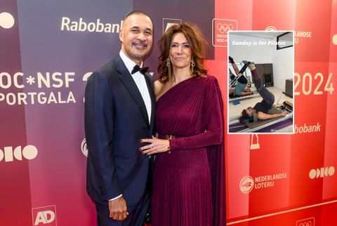 Voetbalicoon Ruud Gullit (62) belandt samen met vriendin in oncomfortabele houding: 'Daar is de zondag voor'