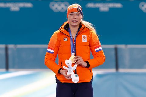 Olympische kampioene Jutta Leerdam (27) breekt de tent af bij huldiging in TeamNL Huis: 'Willen jullie nog een keer?'