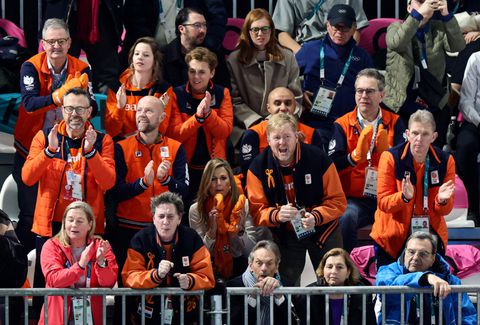 Koning Willem-Alexander en koningin Maxima uit hun dak bij olympische records Jutta Leerdam en Femke Kok