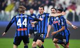 Marten de Roon en Atalanta vernederen Juventus, pijnlijke avond voor bankzitter Teun Koopmeiners