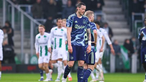 Wout Weghorst, Davy Klaassen en Steven Berghuis gefileerd in rampseizoen: 'Die zijn het Ajax-shirt onwaardig'