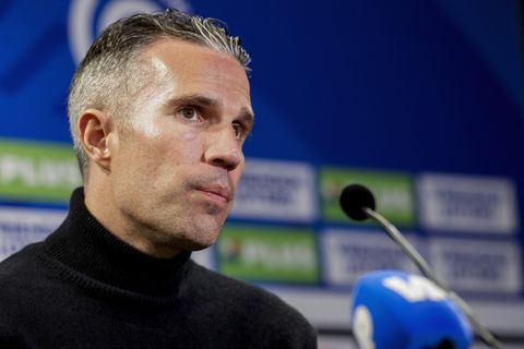 'Feyenoord hakt knoop door over positie van Robin van Persie na spoedoverleg'