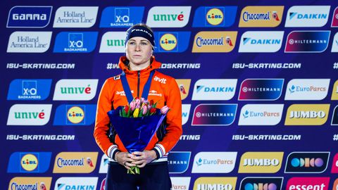 Trainer van topschaatsster treurt na WK allround: 'Ze kan zo heel goed het goud hebben verloren'