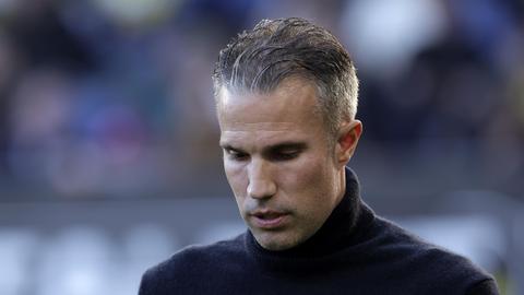 Oud-topvoetballer (41) verbijsterd na ontslag Feyenoord-icoon Robin van Persie: 'Je legt het hoofd op het hakblok'