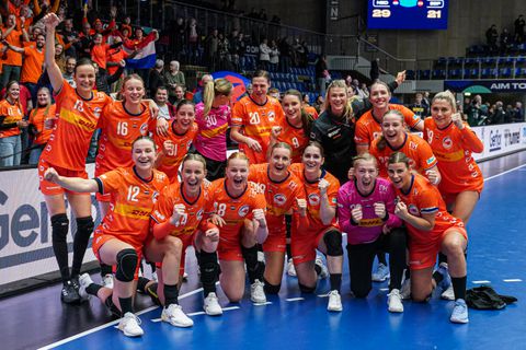 Eindstand en uitslagen OKT handbal | Nederlandse handbalsters grijpen ticket