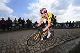 Nathan Van Hooydonck tijdens Parijs-Roubaix in 2023. © Getty Images