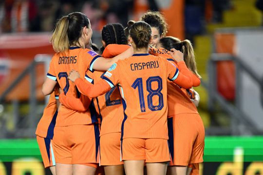 Oranje Leeuwinnen stellen orde op zaken in EK-kwalificatie: Beerensteyn matchwinner tegen Noorwegen