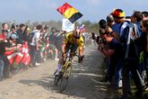Wout van Aert reed in 2023 zijn laatste Parijs-Roubaix, maar is meer dan ooit dit jaar de blikvanger. ©Getty Images
