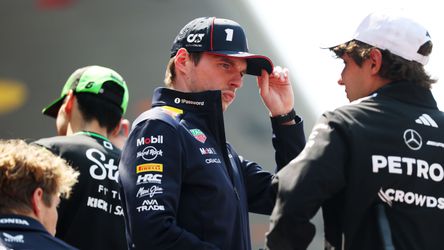 Piepjonge Mercedes-coureur ontvangt peperdure auto, maar loopt tegen groot probleem aan