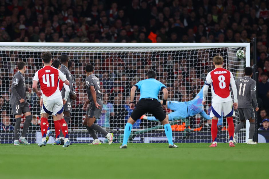 'Bend it like Dec-ham': bijzondere vergelijking tussen Declan Rice en legendarische landgenoot
