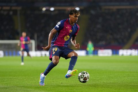 Trefzekere tienersensatie Lamine Yamal zet historische cijfers neer op Champions League-avond