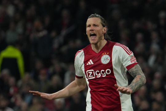 José Mourinho erg gecharmeerd van Ajax-spits Wout Weghorst: 'Benfica moet diep in de buidel tasten'