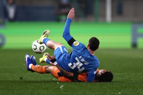 AZ krijgt enorme dreun in Conference League: roemloos afscheid dreigt na pijnlijke avond