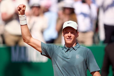 Jannik Sinner moeizaam door in Monte Carlo: einde aan recordbrekende reeks van toptennisser