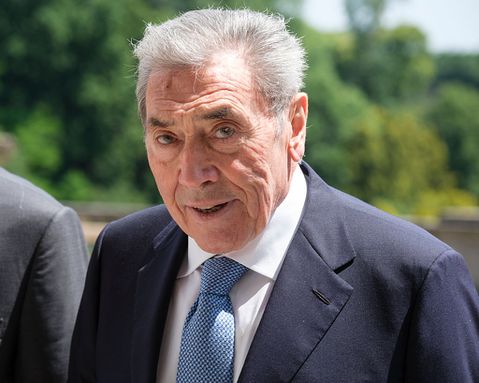 Legendarische wielrenner Eddy Merckx (80) opnieuw naar ziekenhuis: 'Hoop dat het nog goedkomt'