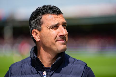 AZ neemt ingrijpende beslissing over trainer Maarten Martens: 'We hebben hier lang over gesproken'